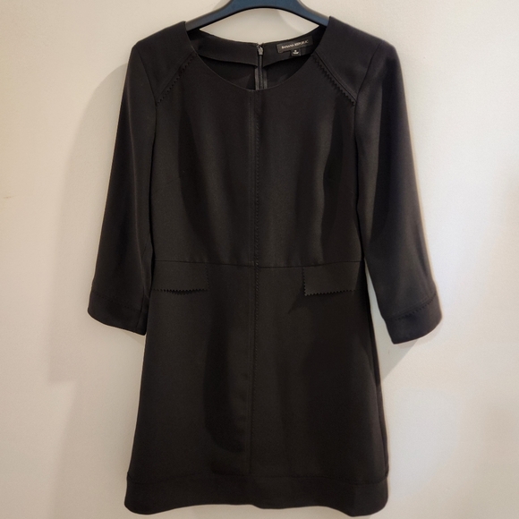 Banana Republic Little Black Dress 3/4 Sleeve Crew Neck Laser Cut Detailing SZ 6 - Picture 2 of 15